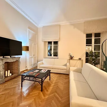 La Casa Di Famiglia - Elegante Immobile Di Prestigio In Centro Apartamento