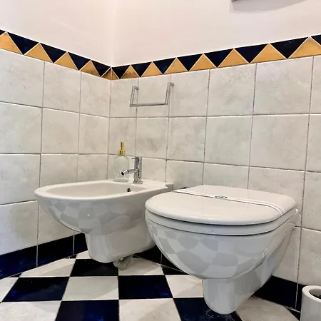 La Casa Di Famiglia - Elegante Immobile Di Prestigio In Centro Τορίνο